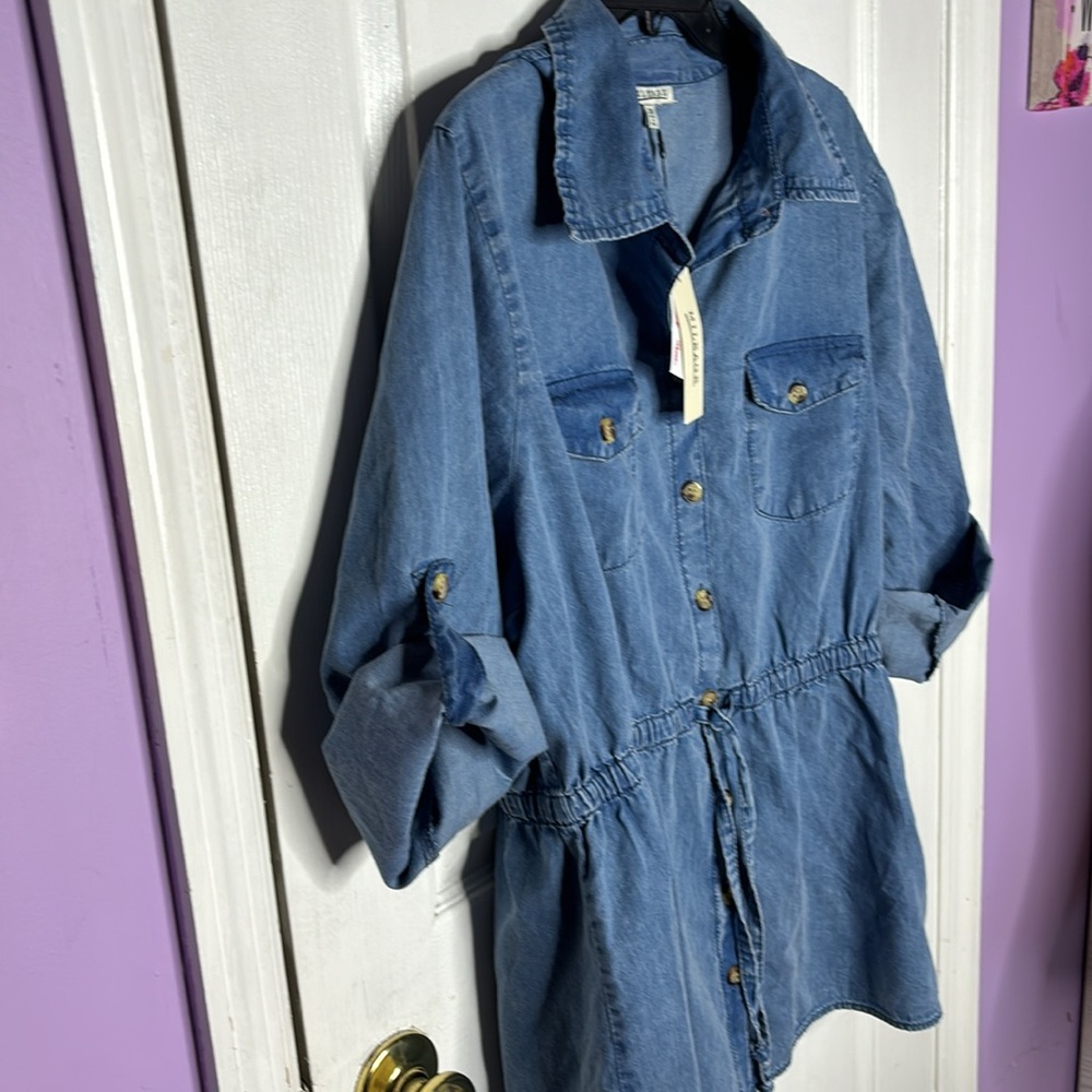 Chambray Peplum Top - Picture 4 of 10